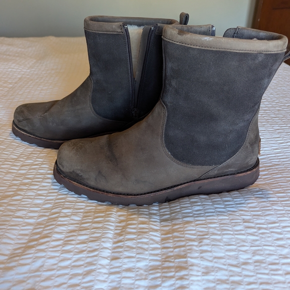 UGG Hendren Waterproof Boots - Men's size 11 - Picture 5 of 7